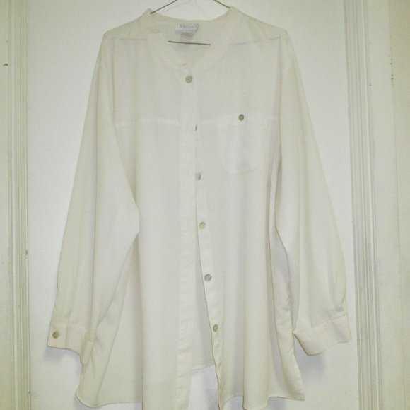 Shirt - Jordan Woman - Collared Button Down Dress Shirt - Picture 2 of 10